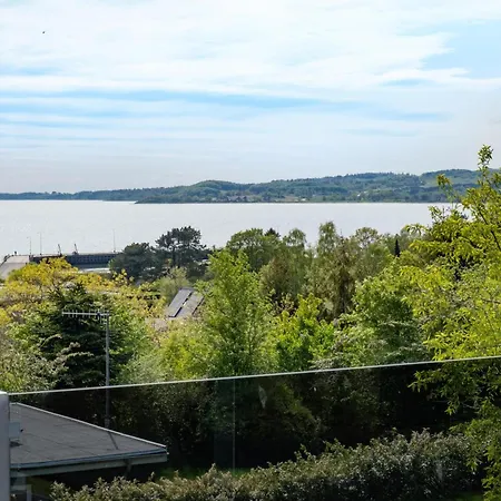 In With 4 Bedrooms And Wifi Holiday home