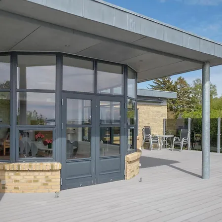 In With 4 Bedrooms And Wifi Ebeltoft