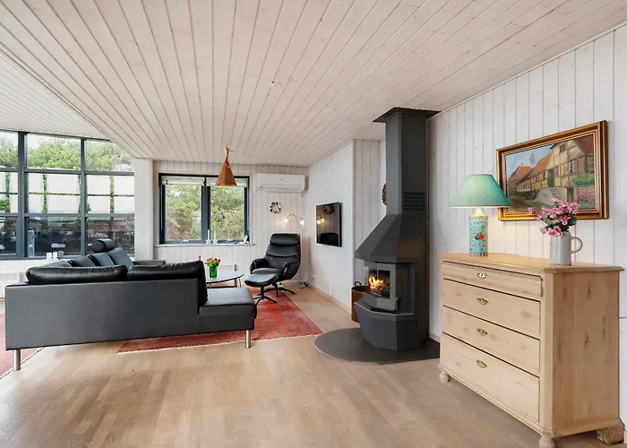 Tatil Evi In With 4 Bedrooms And Wifi Ebeltoft
